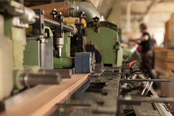 Odermatt Holzprofile Fertigung Slider 06